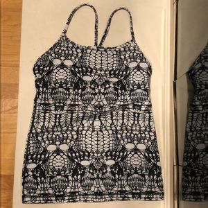 Lululemon power Y tank black white glacier lace 6
